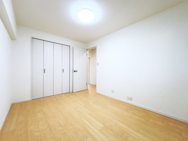 サンなかしま3号棟の洋室|北側6帖洋室別角度