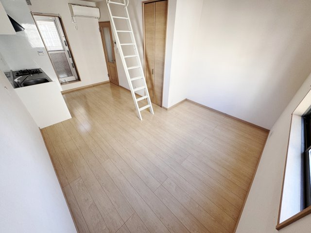 大須コート（戸建て）の居間・リビング