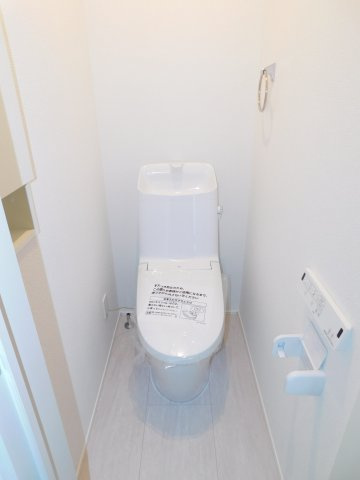 北名古屋市六ツ師宮西の新築一戸建のトイレ|◇トイレ◇　　１・２階　シャワートイレ