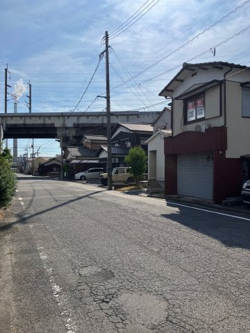 西松原３丁目土地の前面道路含む現地写真