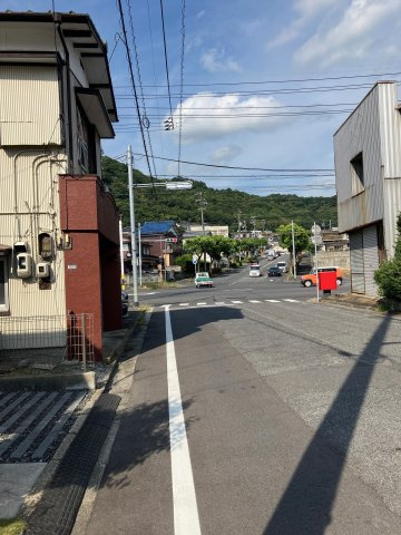 西松原３丁目土地の前面道路含む現地写真