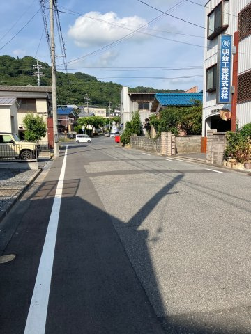 西松原３丁目土地の前面道路含む現地写真