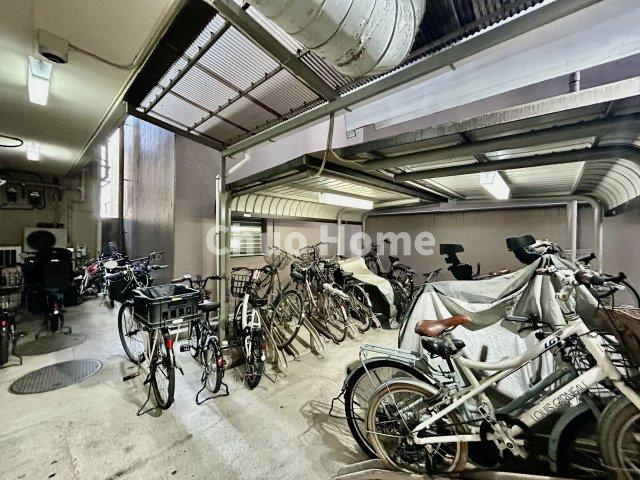 ファインライフ駒形の駐輪場|【自転車置き場】最新の空き状況や費用などの詳細は担当スタッフまでお問い合わせください。