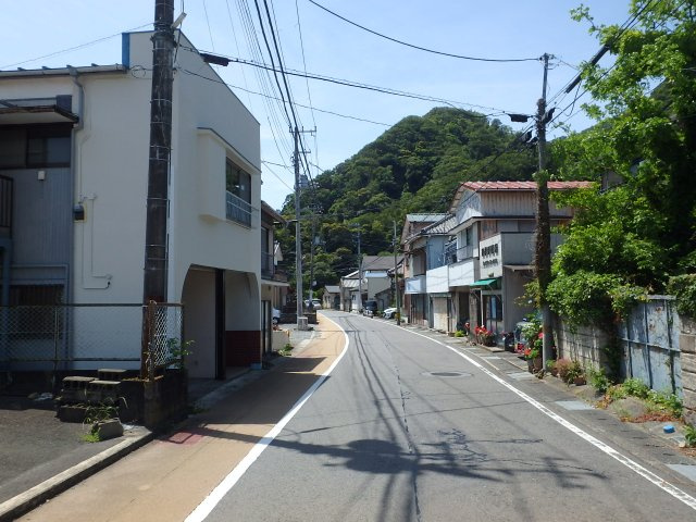 S1772H　立野中古住宅の前面道路含む現地写真