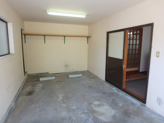 S1772H　立野中古住宅の駐車場