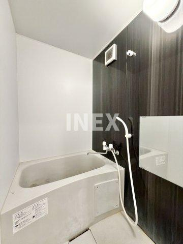横浜市神奈川区松見町２丁目のアパートの浴室