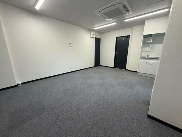 畔上ビルの内装