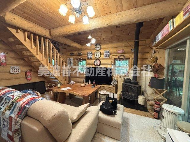 ６７０４４　高山市荘川町六厩別荘の内装