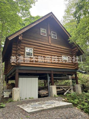 ６７０４４　高山市荘川町六厩別荘の外観