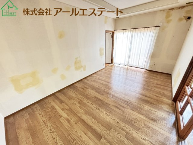 加古川市上荘町都台1丁目　　中古戸建の洋室