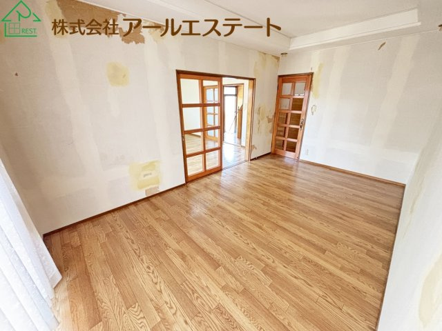 加古川市上荘町都台1丁目　　中古戸建の洋室