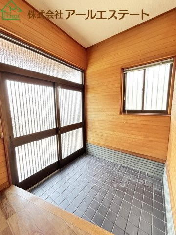 加古川市上荘町都台1丁目　　中古戸建の玄関