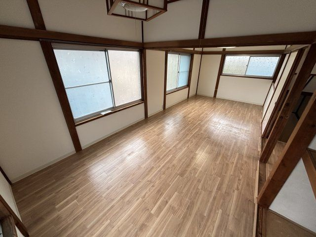 中新宿戸建の玄関