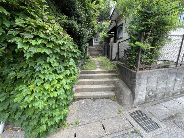 中新宿戸建のエントランス