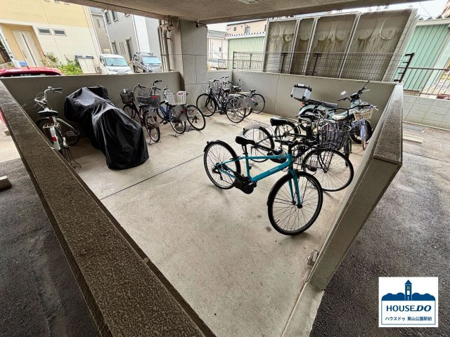ペット可！12階・南向・南西角部屋！コンセール猪子石原の駐輪場|駐輪、バイク置場です。