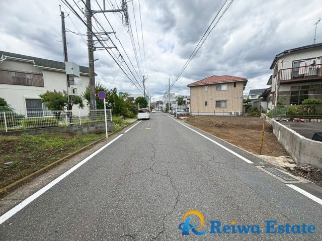 新築戸建　藤沢市羽鳥3丁目の前面道路含む現地写真