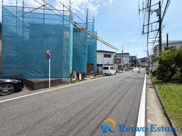 新築戸建　藤沢市羽鳥3丁目の前面道路含む現地写真