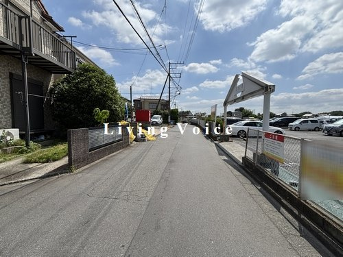 【前面道路含む現地写真】 | 【仲介手数料０円】厚木市三田南3丁目　中古一戸建て | 厚木市三田南3丁目　中古一戸建て