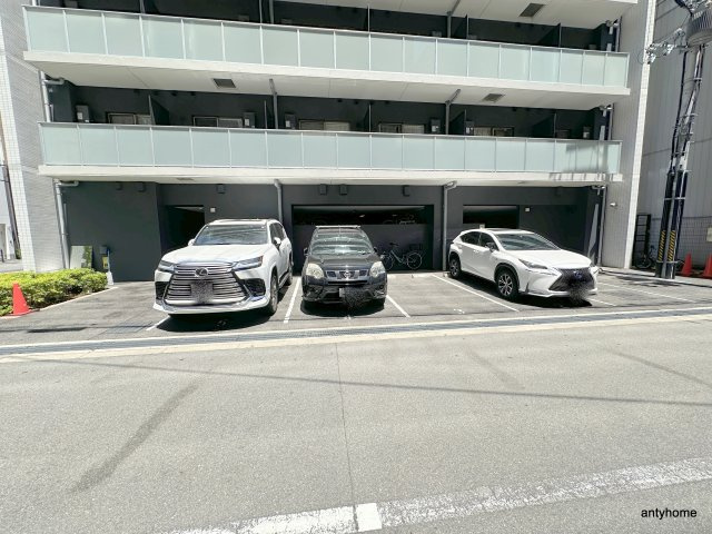 ドゥーエ立売堀　仲介手数料無料の駐車場