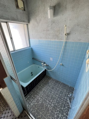 植柳新町戸建ての浴室