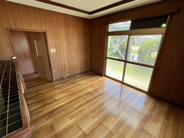 植柳新町戸建ての洋室