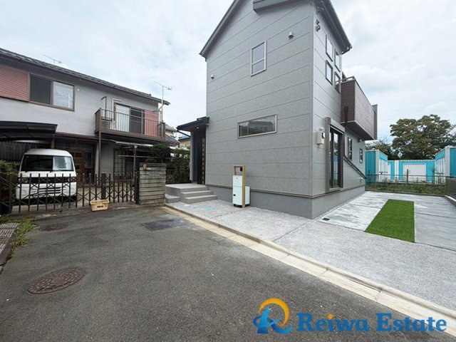 新築戸建　藤沢市羽鳥5丁目の前面道路含む現地写真