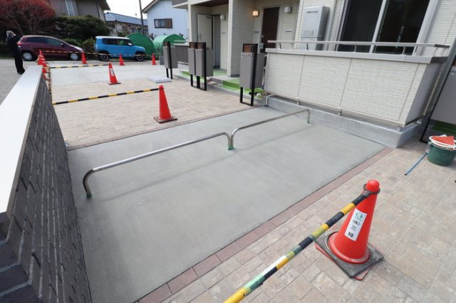 GRANDAYの駐車場
