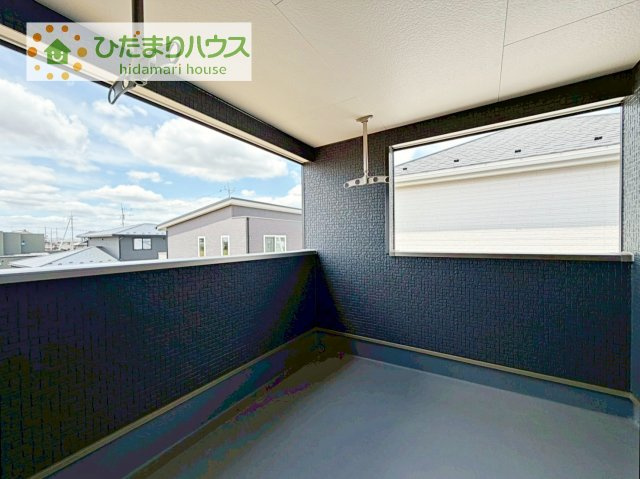 【バルコニー】 | 常総市新石下第10　新築戸建　2号棟 | 広々としたバルコニー。お洗濯物もぜーんぶ干せちゃいます！！