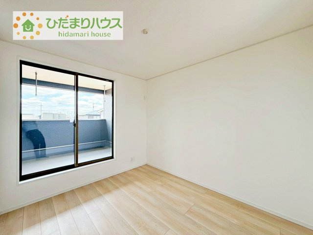 【洋室】 | 常総市新石下第10　新築戸建　2号棟 | バルコニーに面している居室なので、自然と光が差し込みます♪