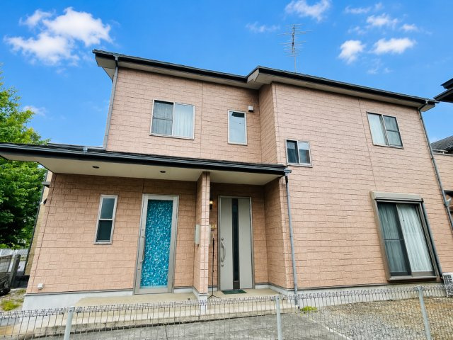 あきる野市小川　店舗付中古戸建の外観|店舗付きなので、自宅サロン・事務所・趣味部屋など、多目的に使えます♪