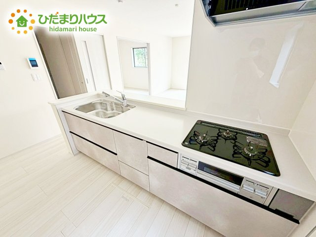 【キッチン】 | 第1石岡市旭台　新築戸建 | 最新のシステムキッチンでお料理がはかどります。大容量収納も魅力です。
