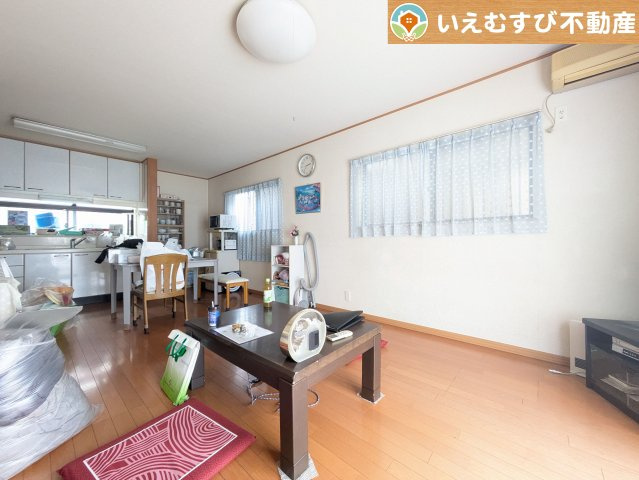 熊谷市肥塚　中古住宅の居間・リビング