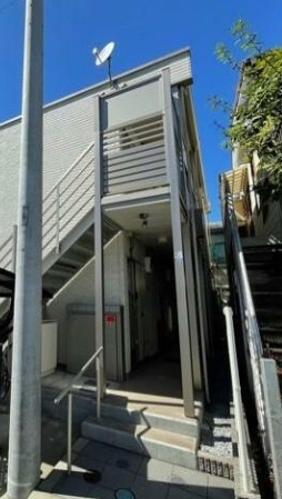 クレイノ新町西の玄関