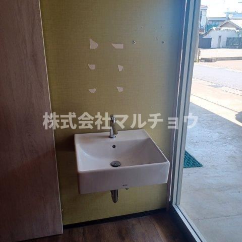 朝来店舗の洗面所|洗面所です