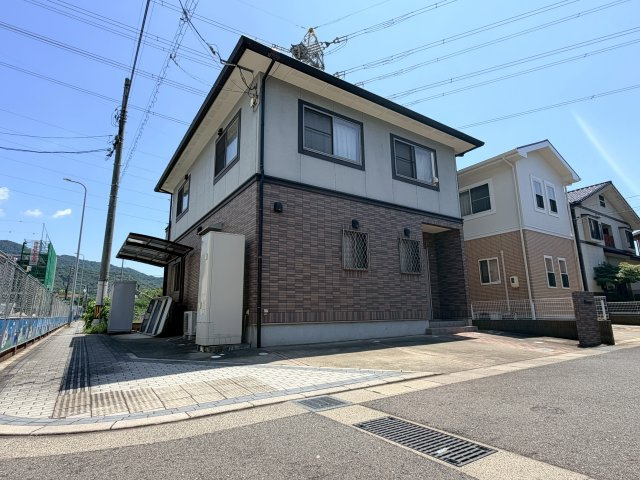 平成ヶ浜二丁目　戸建の外観|居住中のため、お問い合わせは「あなぶき不動産流通　広島店」までお願いします。082-536-0433