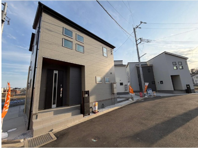 【外観】 | 「区画」や「間取り」を選べて理想の住まいが見つかる全10棟◎
シューズインクロークにはアウトドア用品やベビーカーを収納可能◎