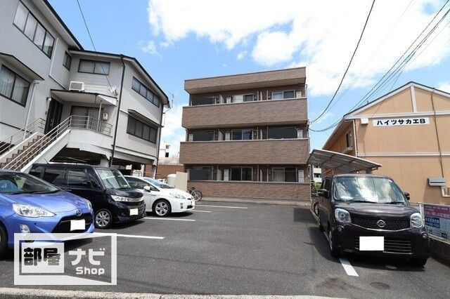 カルム　シャンブルの駐車場