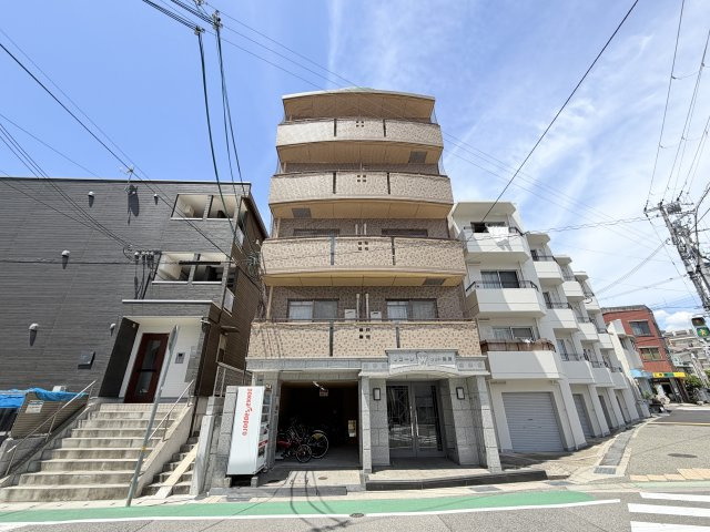 ワコーレフット篠原の外観