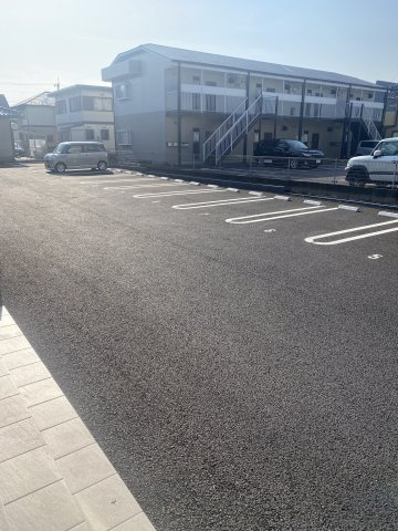 カーサ　セレーナの駐車場