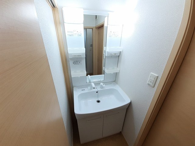 ブランピエールの洗面所|ゆったりとスペースのある洗面所