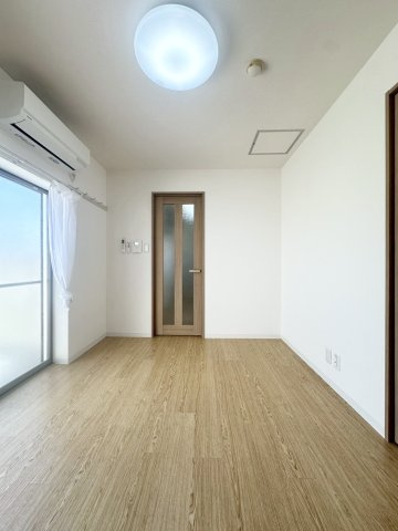 第3田辺マンションの居間・リビング
