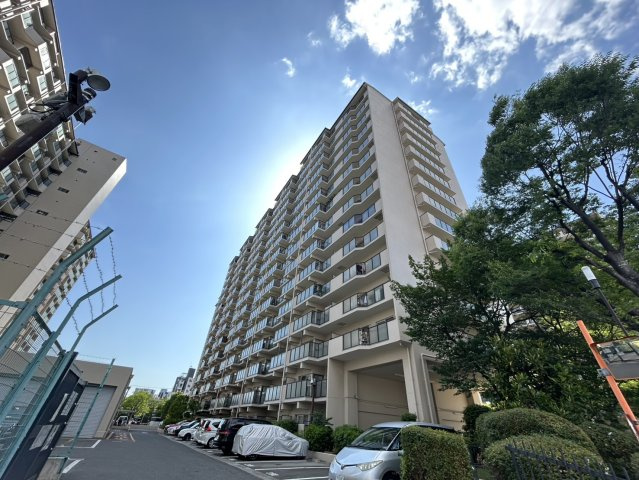 京橋グリーンハイツ二号棟の外観