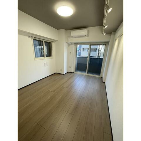 横浜市保土ケ谷区岩間町１丁目の賃貸マンションの居間・リビング