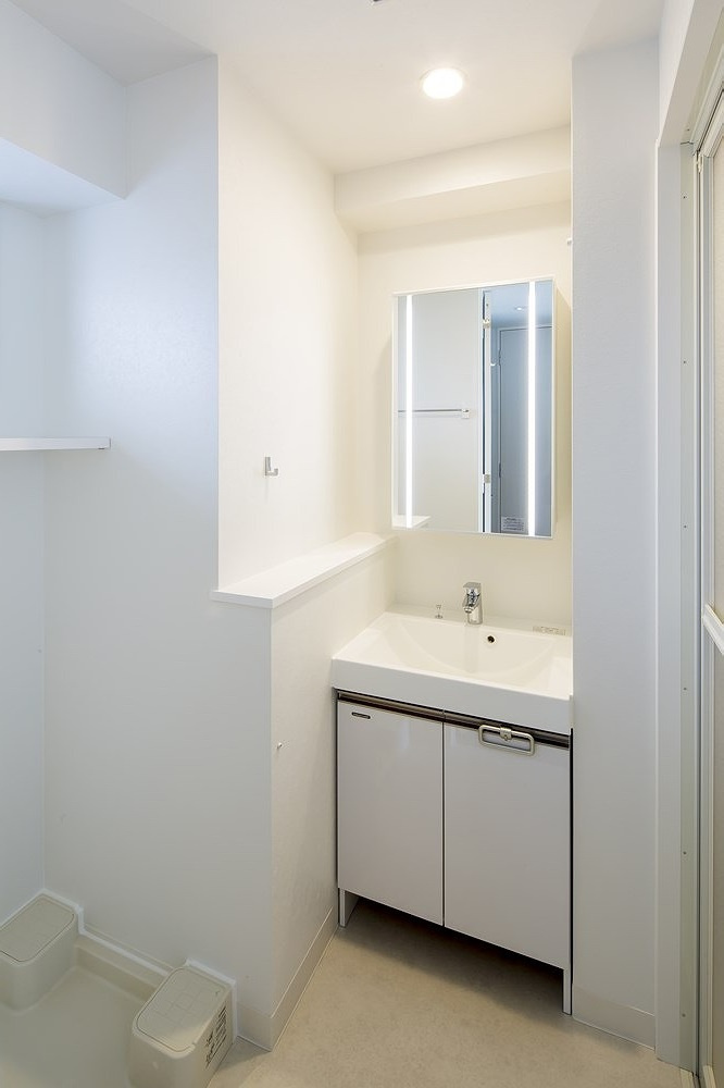 エンクレスト空港通りの洗面所|スペースが確保できる洗面所です