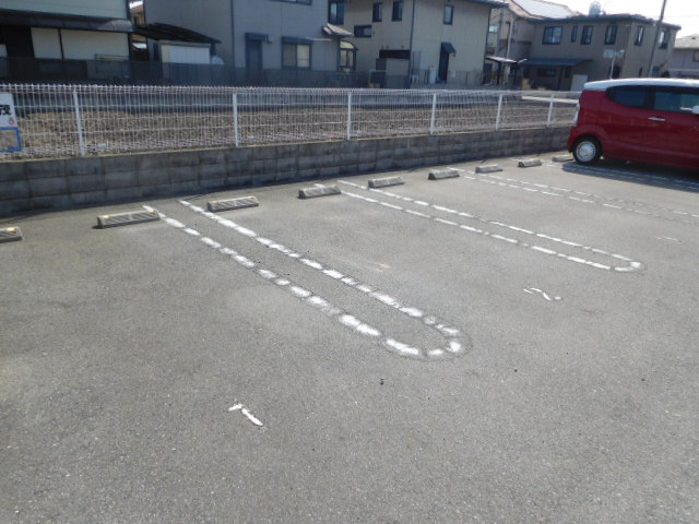 サニーガーデンの駐車場