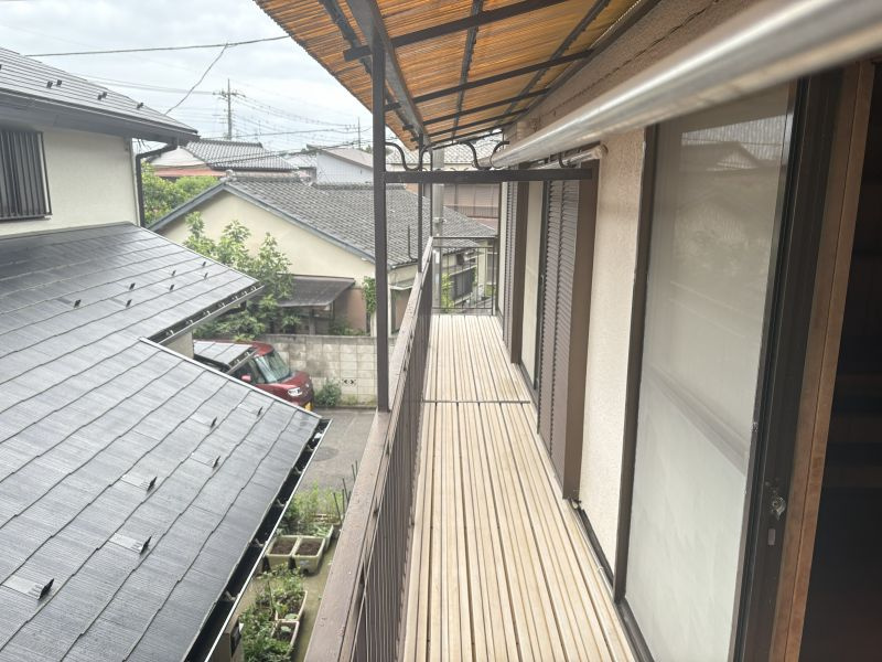稲城市矢野口の一戸建てのバルコニー
