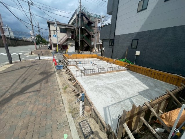 【前面道路含む現地写真】の画像