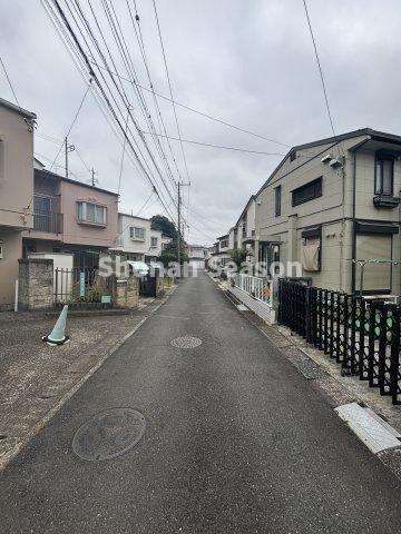 【現地画像あり】座間市栗原中央第41　新築戸建　全１棟の前面道路含む現地写真|徒歩圏内にお買い物施設があり、暮らしやすい住環境にございます。