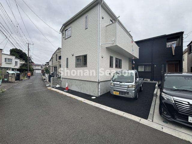 【間取り】 | ２部屋から出入り可能な２面バルコニーで家事動線良好！　　　　
人感センサー＆防犯カメラでセキュリティ対策もばっちり♪