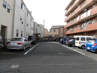 【駐車場】